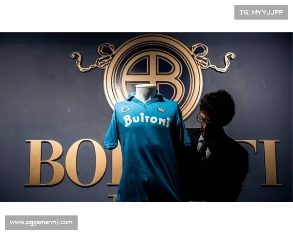 足球纪念品市场升温 经典球衣拍卖创历史新高 足球纪念品市场升温 经典球衣拍卖创历史新高